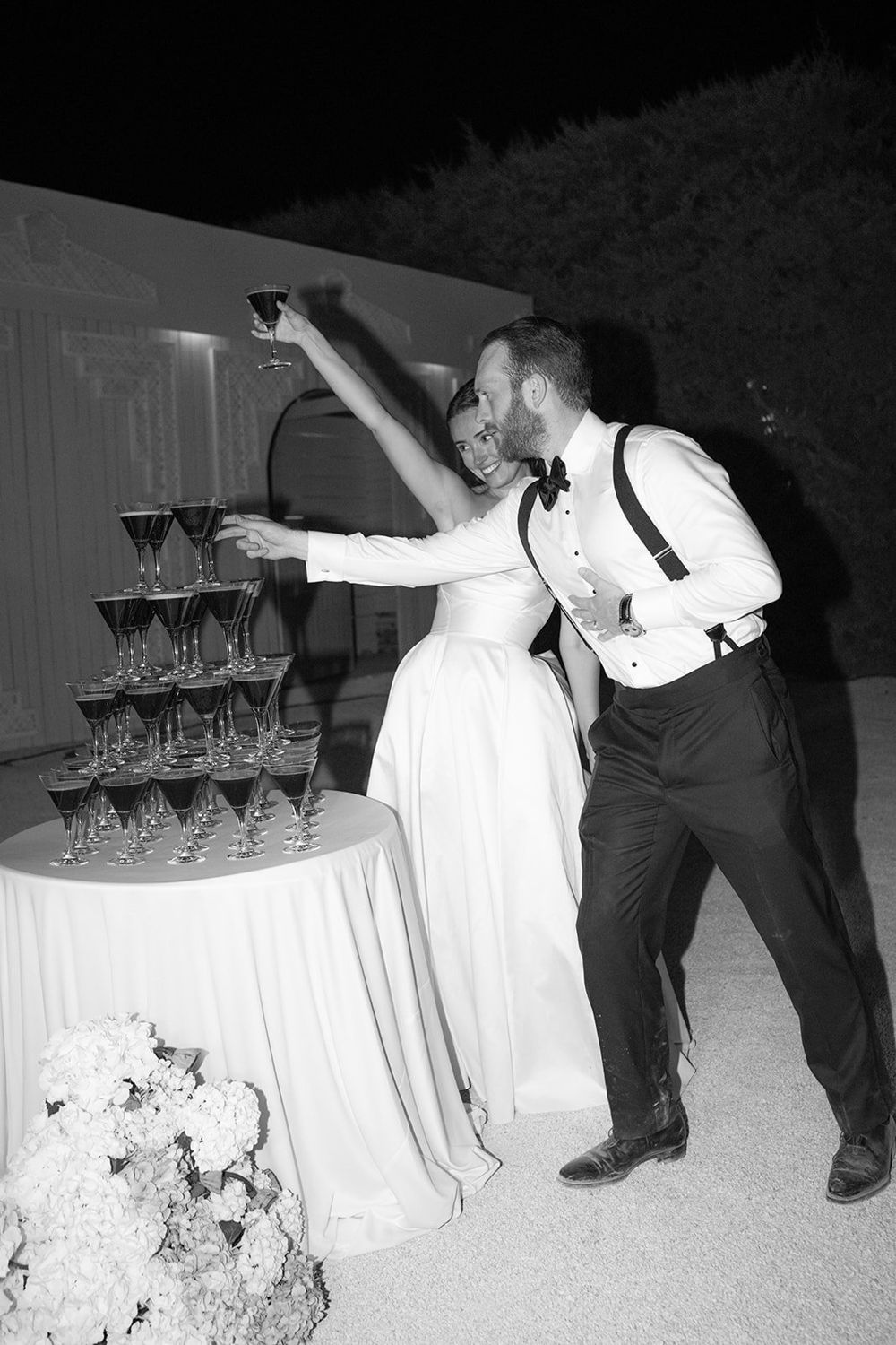 Tour de coupes de champagne lors d'un mariage